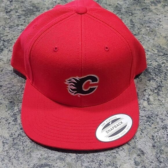Calgary Flames Hat - Picture 1 of 4